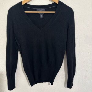 Women’s 100% Cashmere V-Neck Sweater Size Small